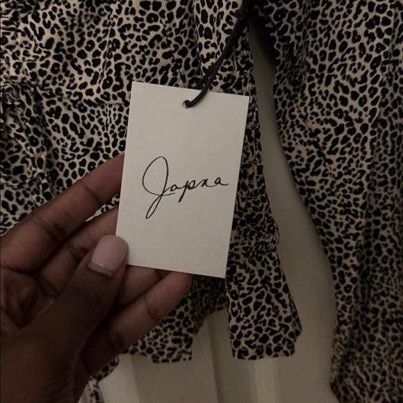 Women's Black and White Leopard Print Top - Picture 2 of 3